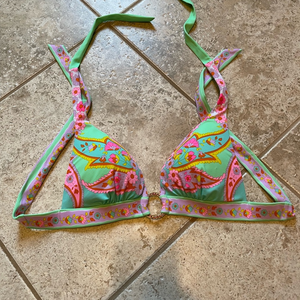 Great bikini top with removable pads